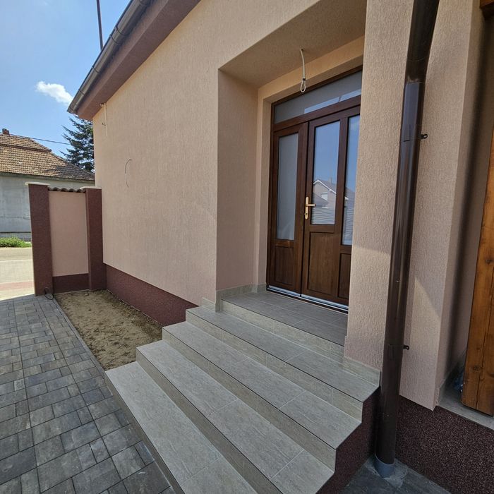 Vand casa in Santion