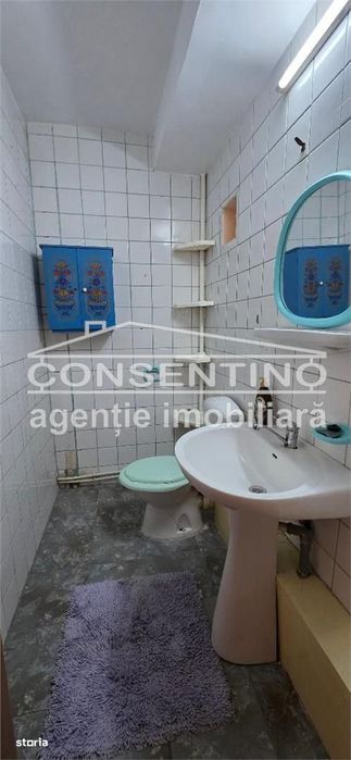 Se vinde imobil cu 4 camere, pe Unirii Sud , liber , cu 3 balcoane