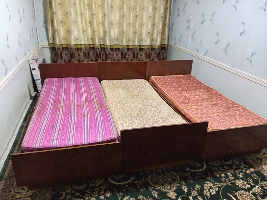 3 ta divan matraslari bilan 2 ta stol