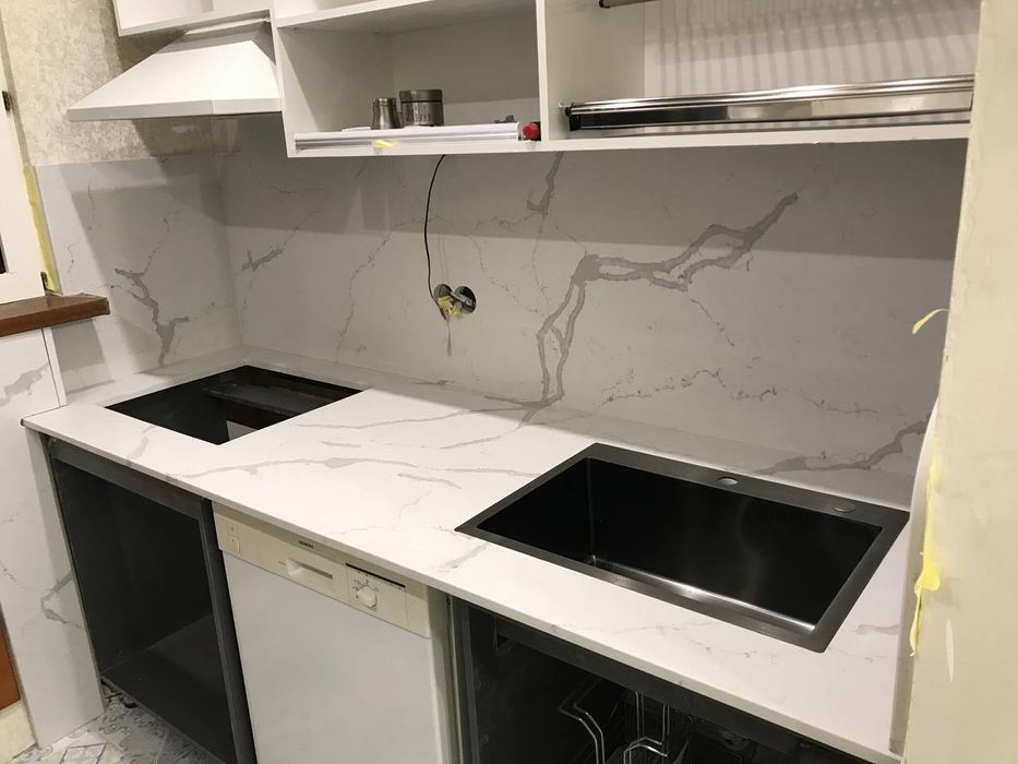 Столещница, бар, ресепшн, сан.узлы, лесницы, подоконники и т.п.