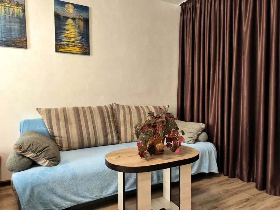 Дава се под наем Двустаен апартамент в София, Център - 56 кв.м за 397.8 € - Снимка #2