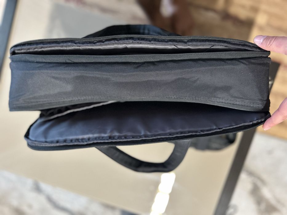 Geanta laptop Dell 17”, compartiment capitonat, curea umar inclusa