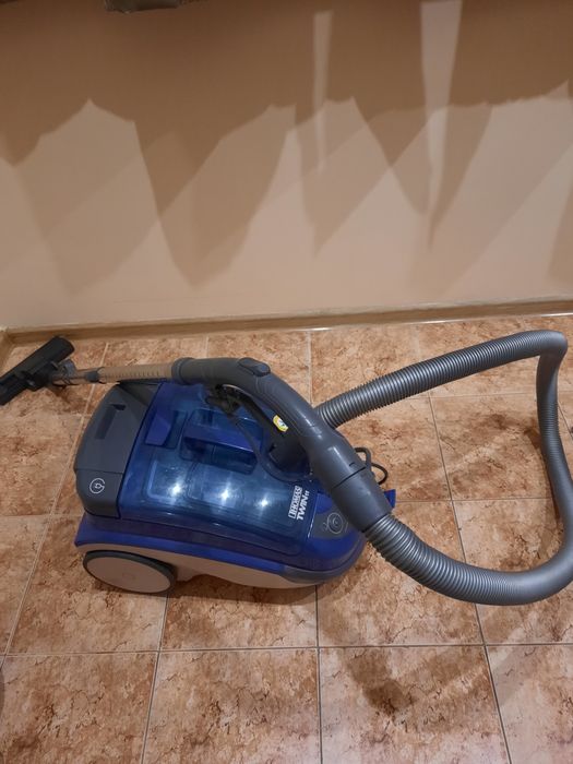 Продам моющие пылесос Томас