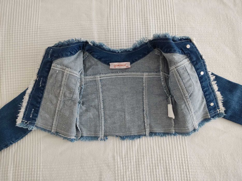 Късо дънково яке за момиче