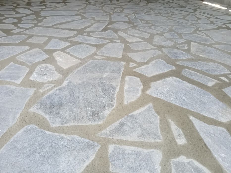 Монтаж на камък,лепене на камък,естествен камък