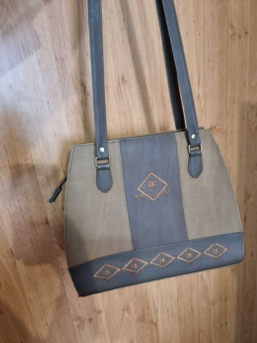 Geanta poseta femei - de umar tip postas