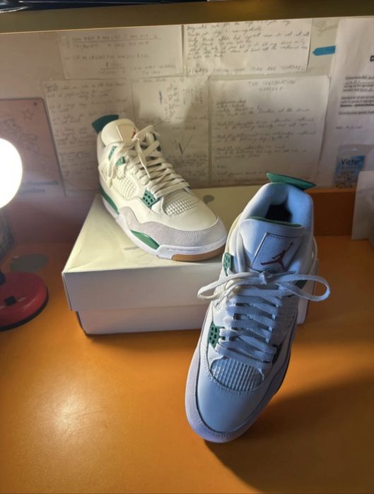 Air Jordan 4 White and Gree