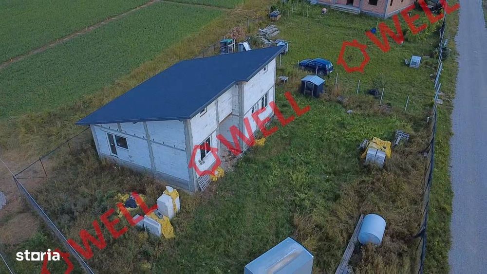 Casă familială semifinisată de vânzare în Poiana Arcușului!