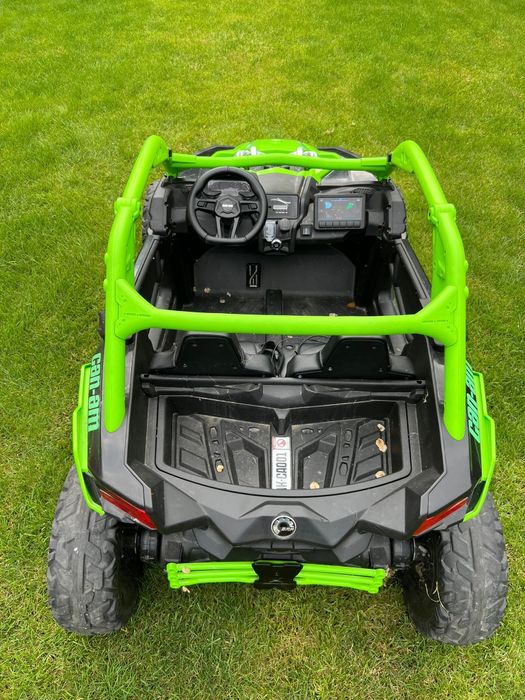 Masina electrica can-am