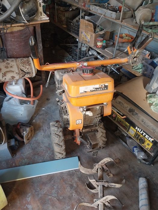 Жер жыртатын трактор