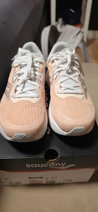 Маратонки Saucony Tide 2