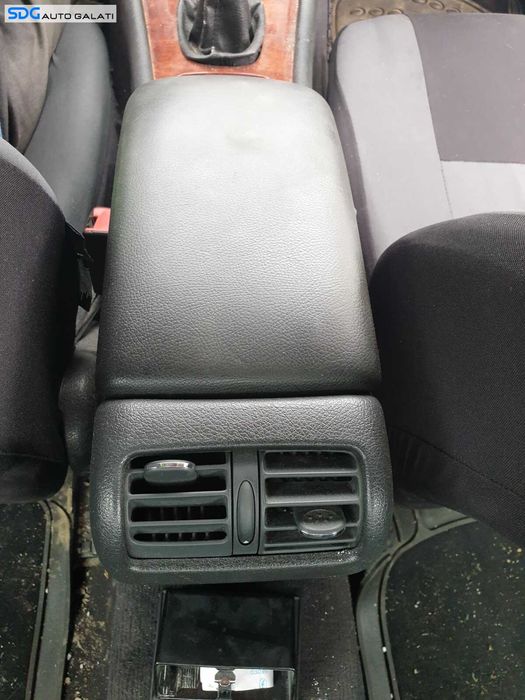 Gura Grila Aer Aerisire Ventilatie Pasager Pasageri Cotiera Mercedes W203 Clasa C Class 2001 - 2007