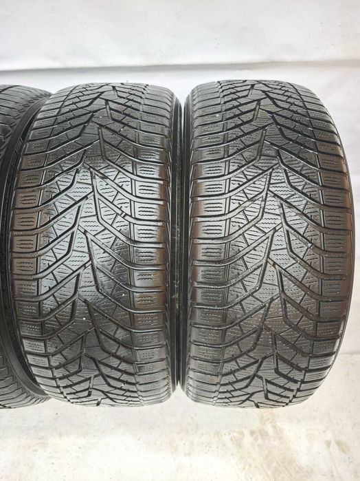 Anvelope 245/45/19 an 2023 iarna M+S YOKOHAMA BLUEARTH WINTER V905