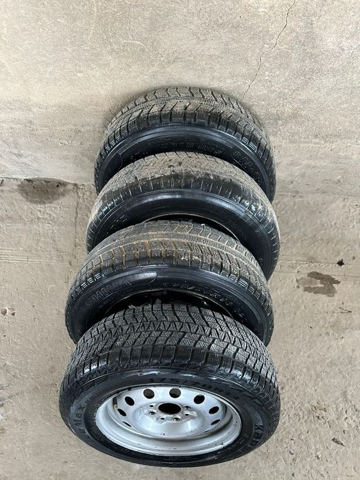 Продам шины зимние