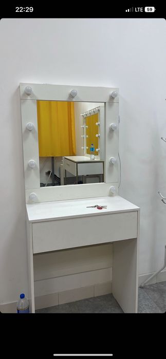Продам визажный стол