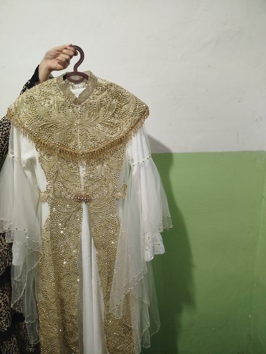 Ansanbil tuy uchun guzal libos