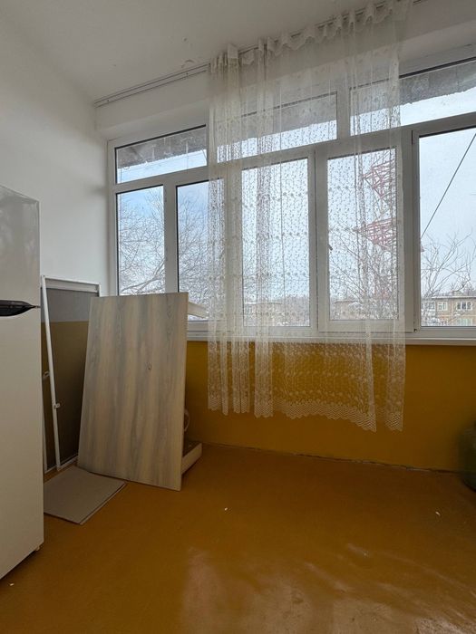 Срочно продаеться квартира 1-комнатная городе Чирчике раеоне Октябрь