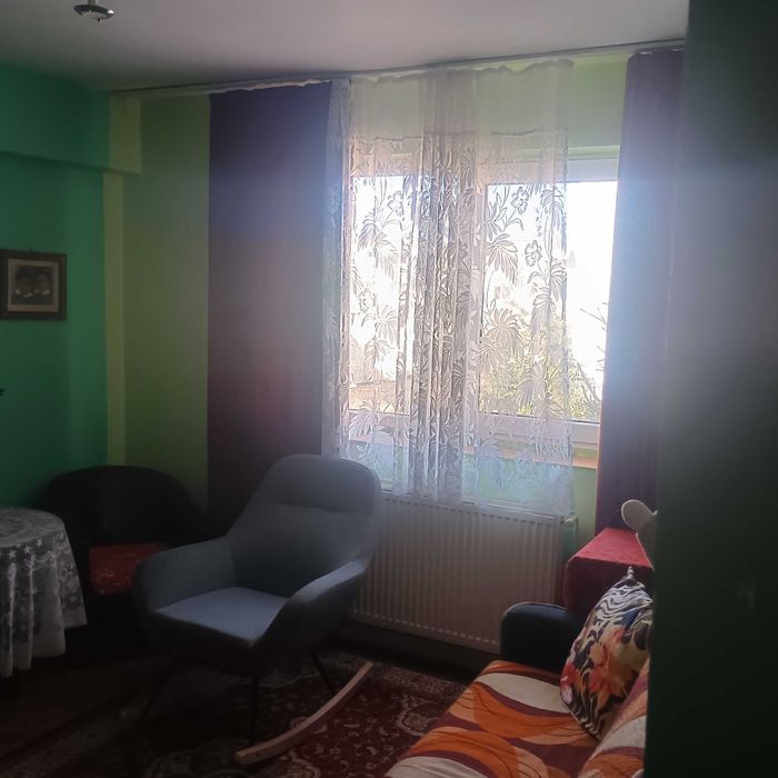 Apartment mobilat,3 camere situat in zona buna
