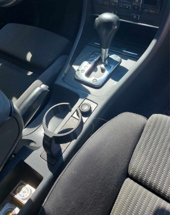 Audi A3 8p къп холдър