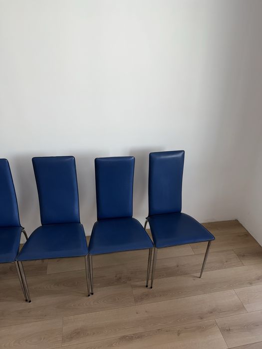 Продавам 6 трапезни стола