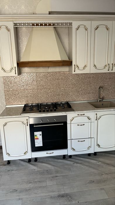 Срочно продам кухонный гарнитур бу