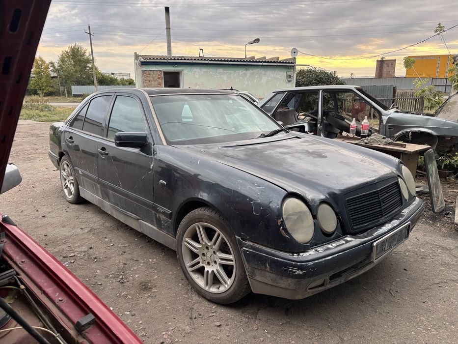 Продам мерседес 210