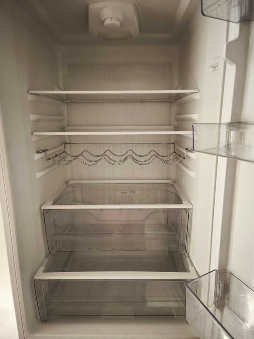 Продавам хладлник Beko