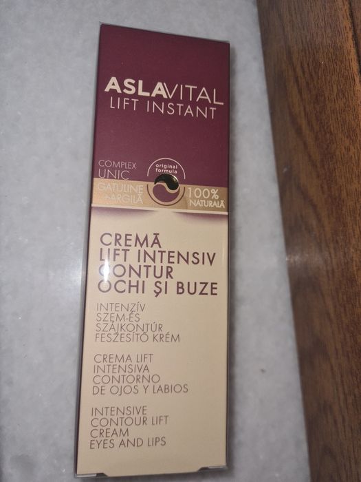 Cremă Lift Intensiv Contur - ochi şi buze