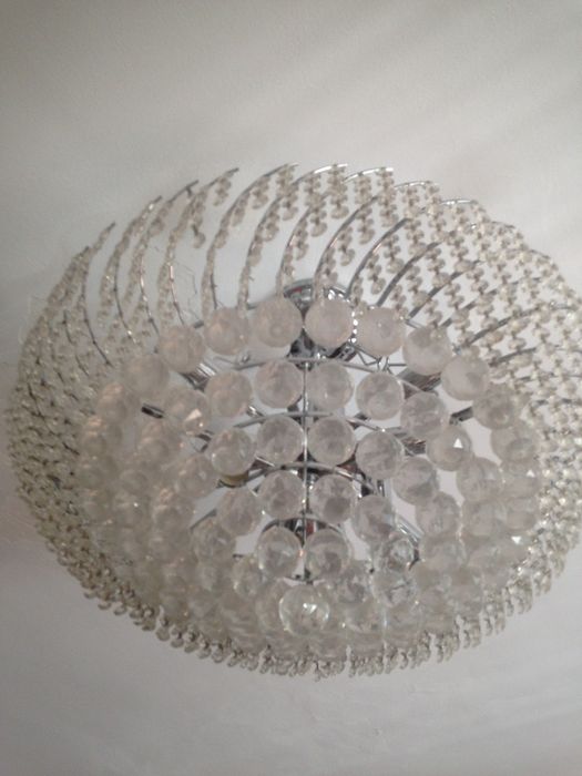 Под серебро люстра