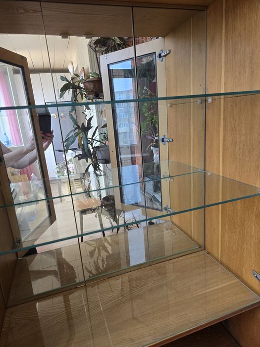 Шкаф из нескольких секций