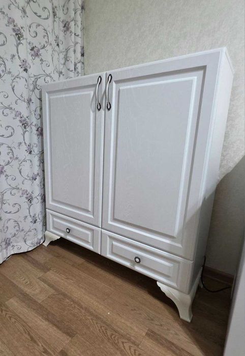 продам комод белый