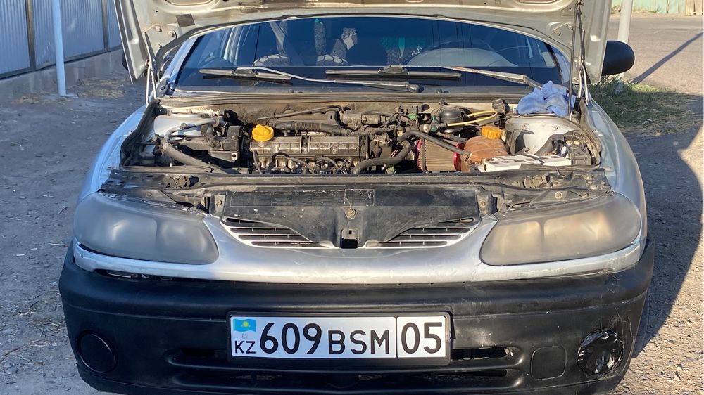 Renault laguna ……………