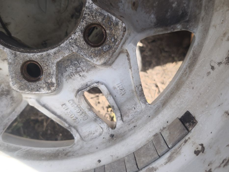 Продаю комплект шин с дисками