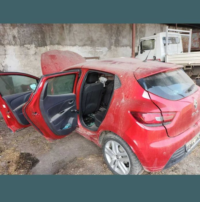 Vând Renault Clio din 2020 avariat pe partea dreapta