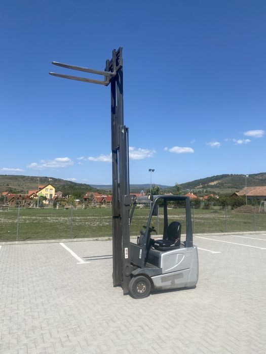 De inchiriat stivuitoare electrice