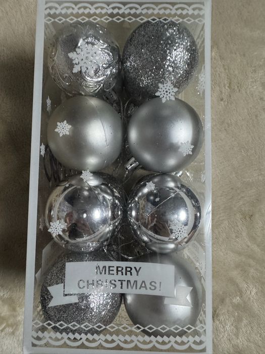 Новогодние игрушки