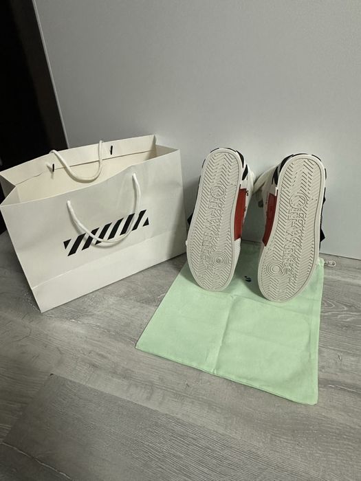 Off-White adidasi sport