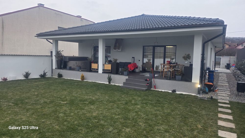 De vanzare - Casa parter zona Corunca