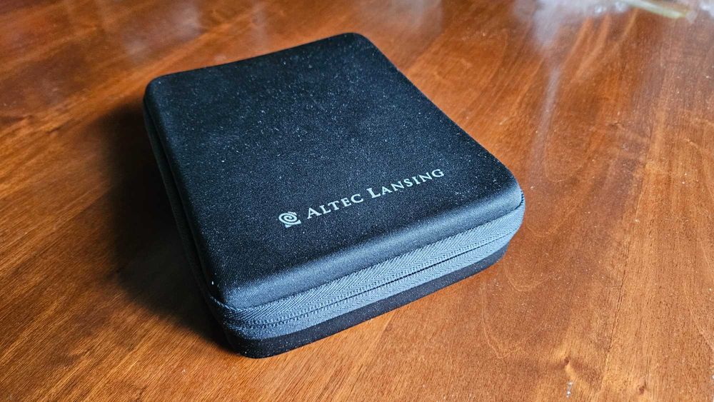 Boxe birou/laptop Altec Lansing XT1 + husa si accesorii