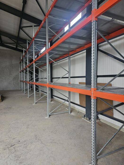 Vând rafturi metalice industriale pentru paleți - stare foarte bună!