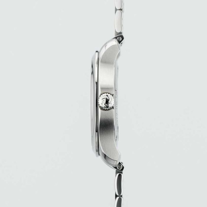 Carl F. Bucherer Manero Love Mother of Pearl 35.5mm