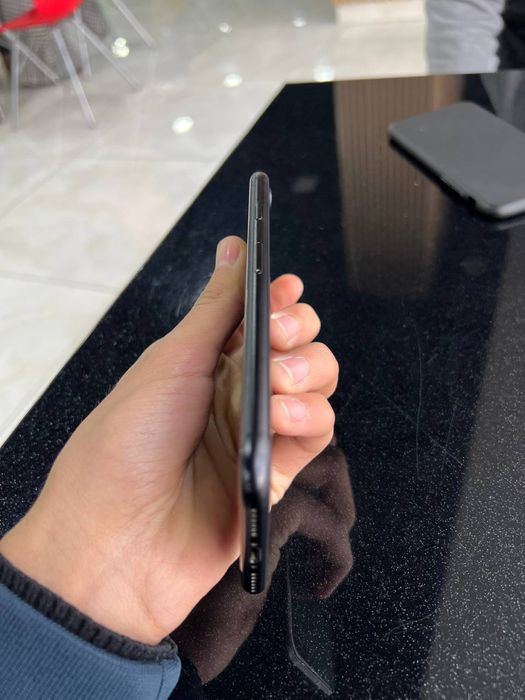 Iphone SE 2020 lekin yili 2021