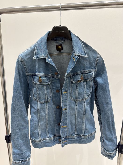 Продается куртка от бренда Lee