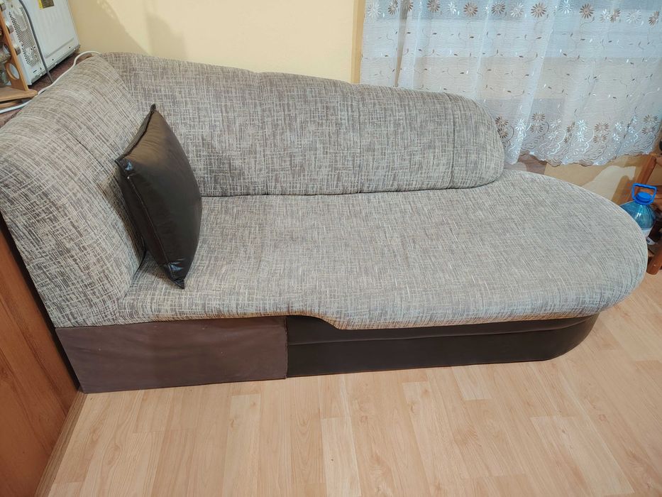 Продавам холов ъглов диван