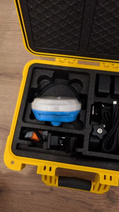 Gintec G40 Gnss Rtk SingularXYZ Emlid Hi-Target South Trimble Leica