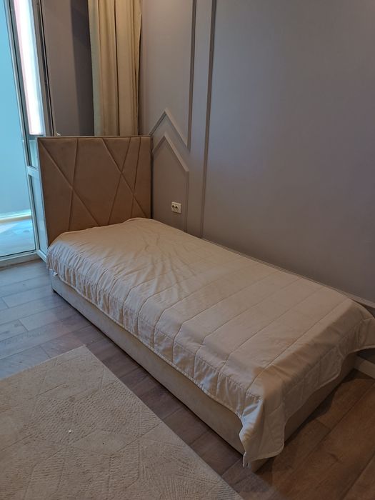 Продам кровать с матрасом