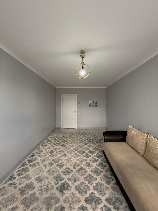 продается 2 ком квартира район Кунаева