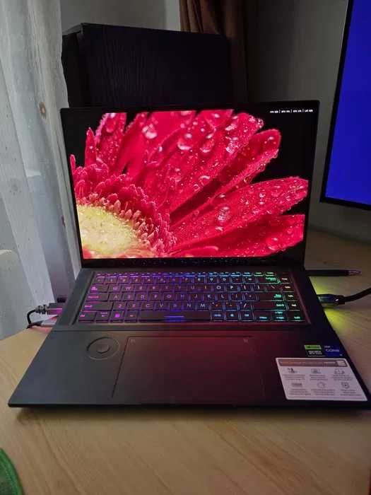 RTX 4080 Asus Zenbook Pro 16x O-LED