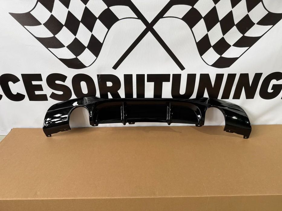 Difuzor bara spate model 335i BMW seria 3 e90(2005-2012) negru lucios
