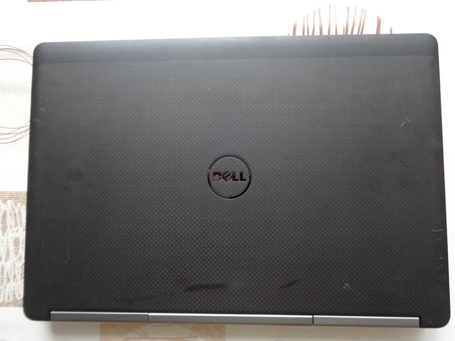 Лаптоп Dell Precision 7520 i7-7820HQ 2.90GHz/RAM16GB/QuadroM2200 4GB